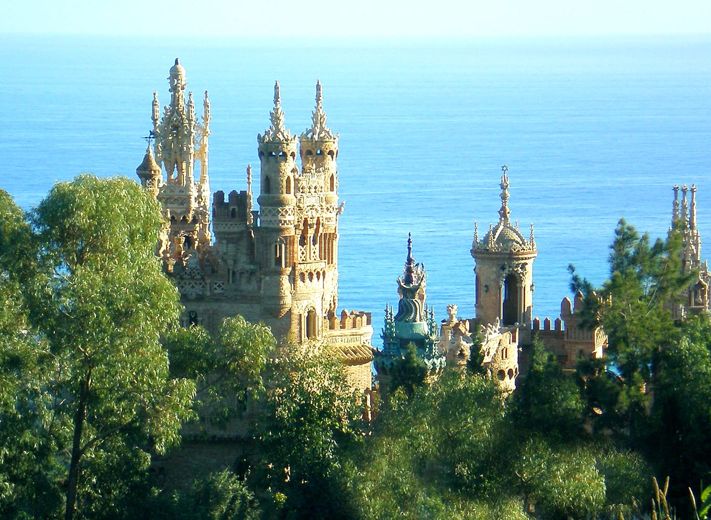 Castillo de Colomares, Benalmádena, with the Mediterranean Sea in the background, shown as local context near MACAN BEACH RESIDENCES