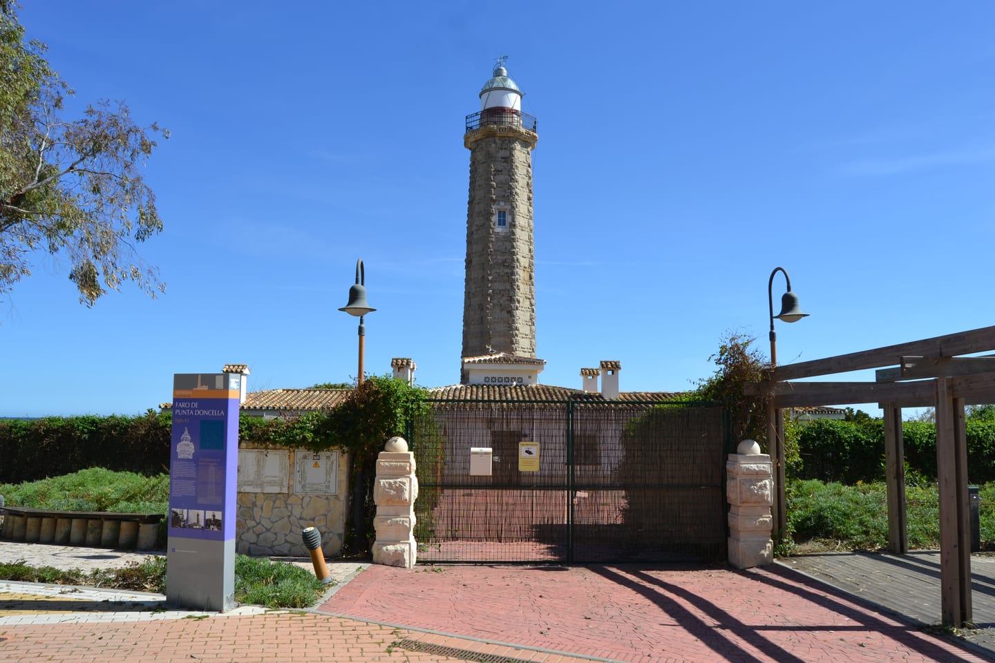 Area photograph of Faro de Punta Doncella lighthouse, Estepona near LAS MESAS INFINITY HOMES