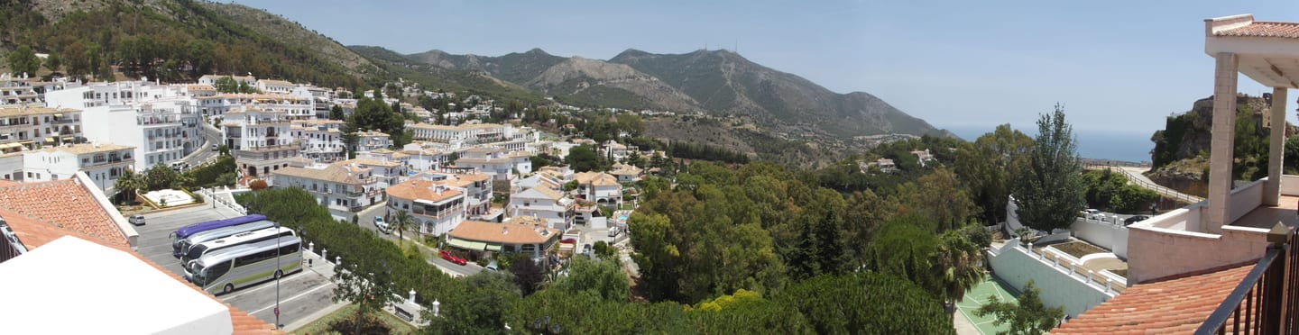 VILLA LA ERMITA: panoramic view over Mijas Pueblo, with the Sierra de Mijas mountains and distant Mediterranean Sea