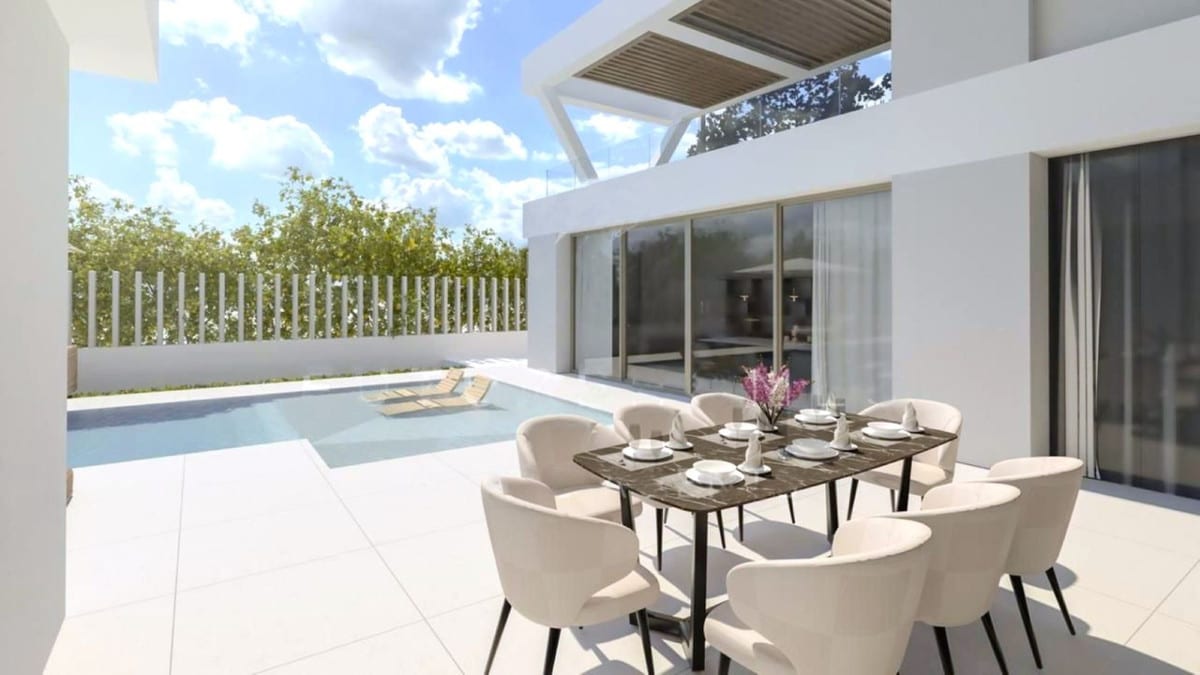TAILOR-MADE VILLA MANILVA project image 3