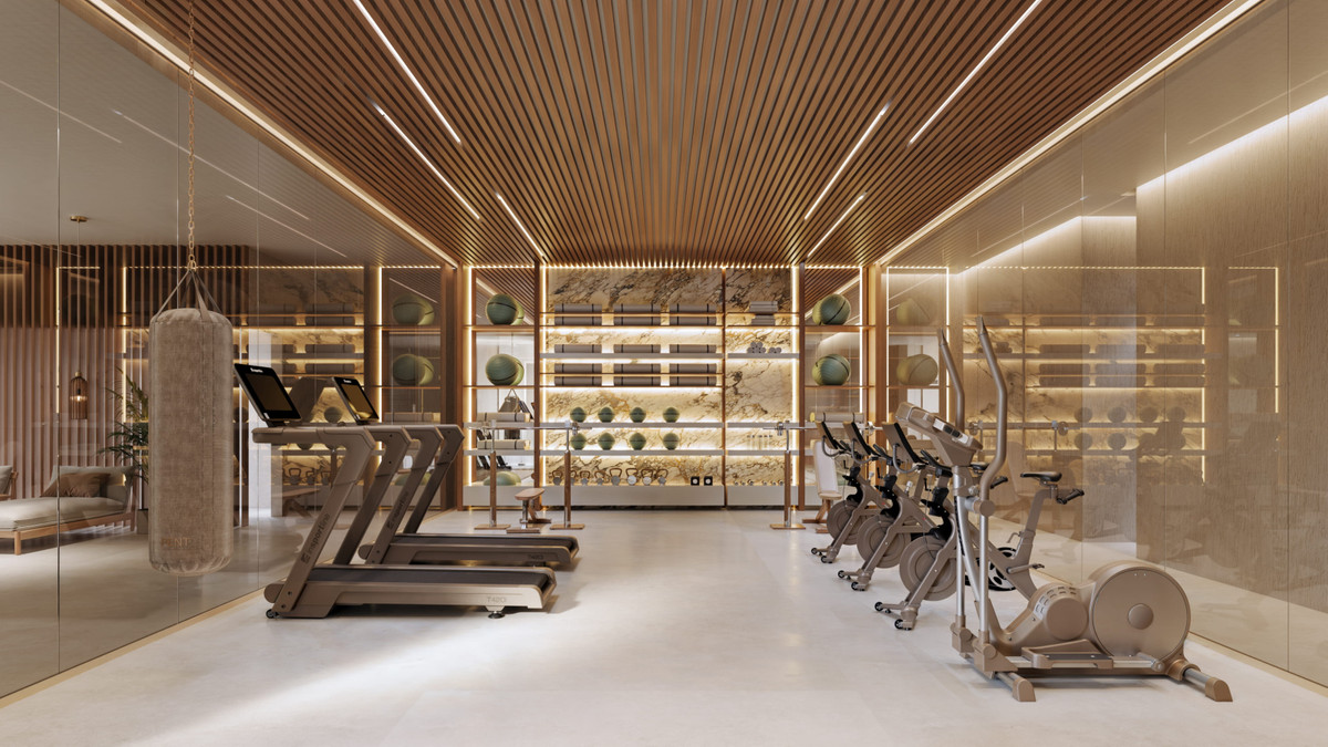 Visualisering af et fitnessrum med løbebånd, motionscykler, romaskine, boksepude og vægte under et trælamelloft.