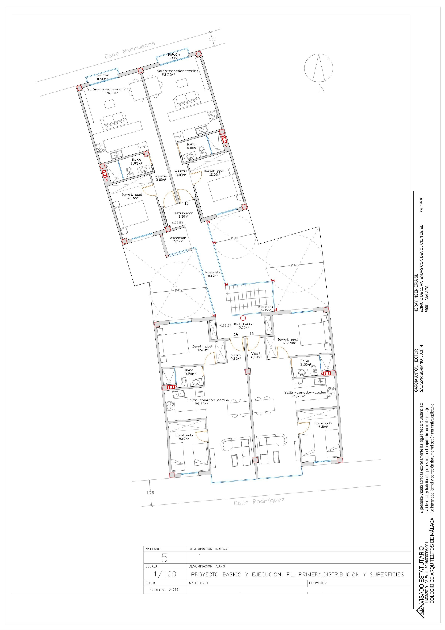 Etageplan med boliger mod Calle Marruecos øverst, en central forbindelse langs åbne områder og boliger mod Calle Rodríguez nederst. Bolig 1A ligger nederst til venstre med soveværelser til venstre for køkken og stue.