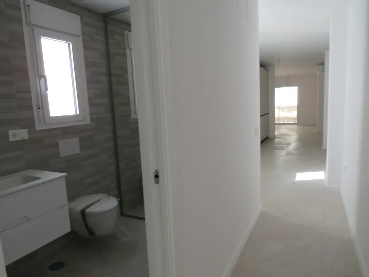 EDIFICIO VENECIA — interior view for assessing light, layout, kitchen flow and sightlines per specific home.