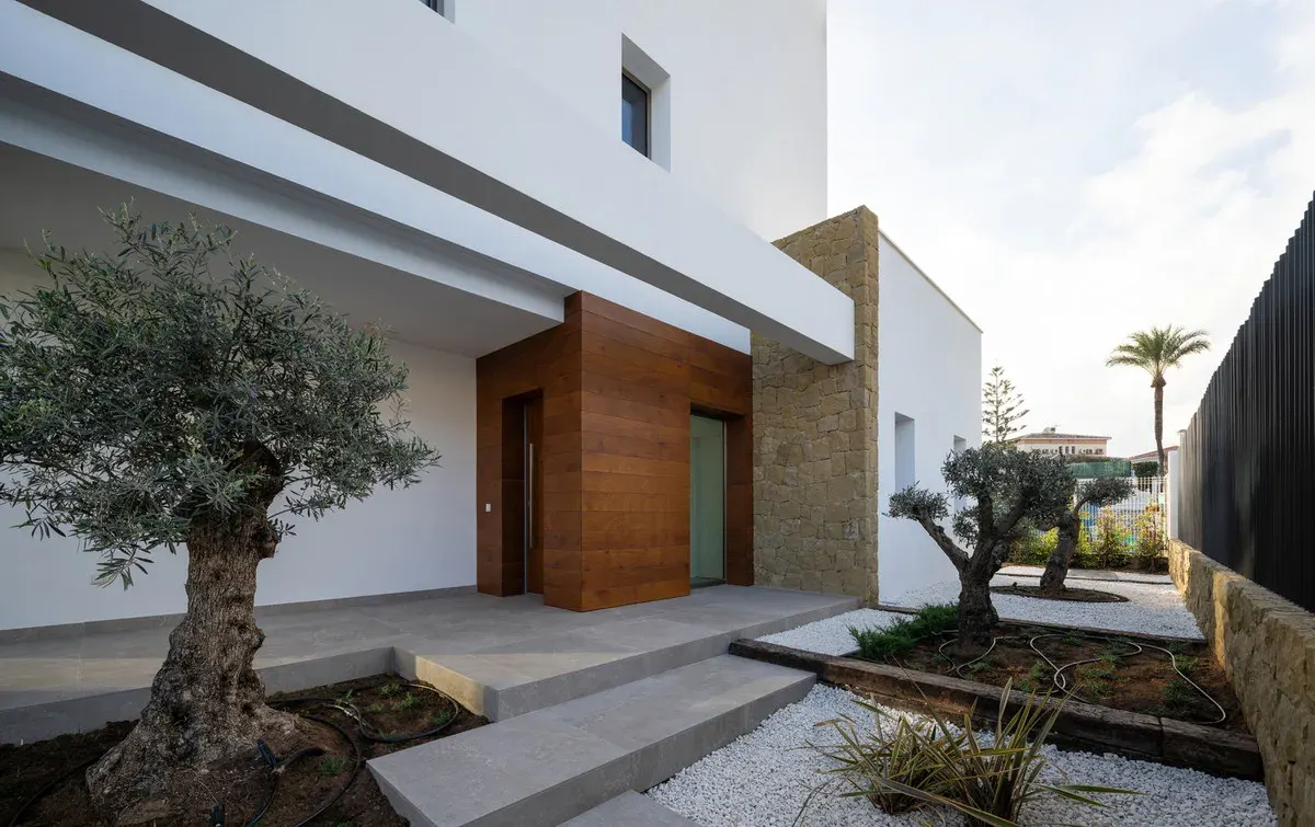 LUBINA THE VILLAS — interieurbeeld om lichtinval, indeling, keukenflow en zichtlijnen per concrete woning te beoordelen.