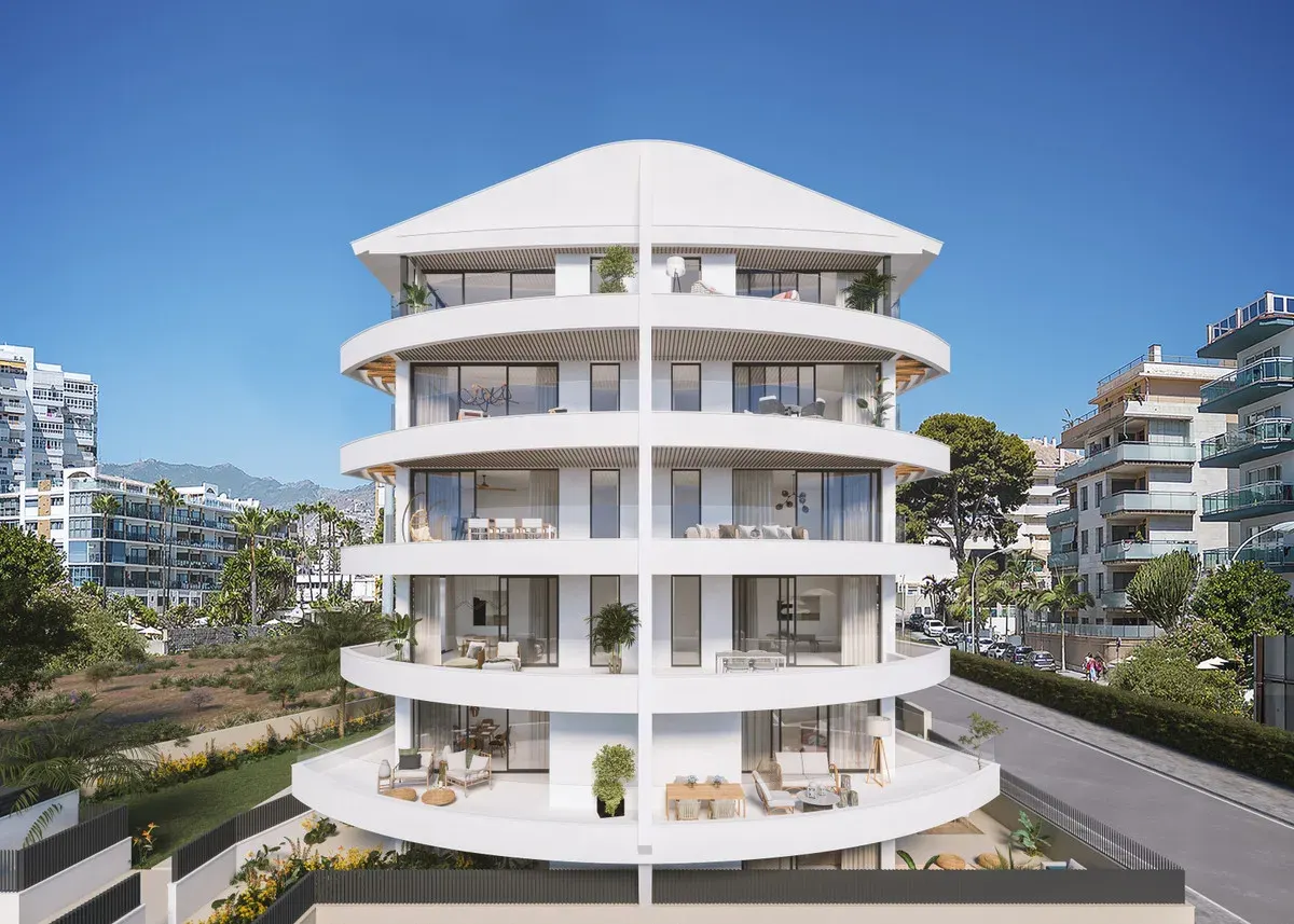 Project visualisation of MARINA GOLDEN BAY featuring a white, rounded façade, stacked curved balconies, large glass windows and wooden ceiling slats per floor.