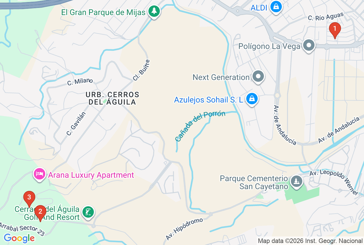 Mapa Google z trzema pinezkami projekt&oacute;w w Mijas
