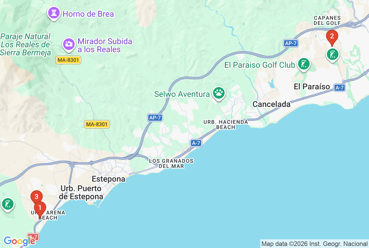 Carte Google avec trois &eacute;pingles de projet &agrave; Estepona